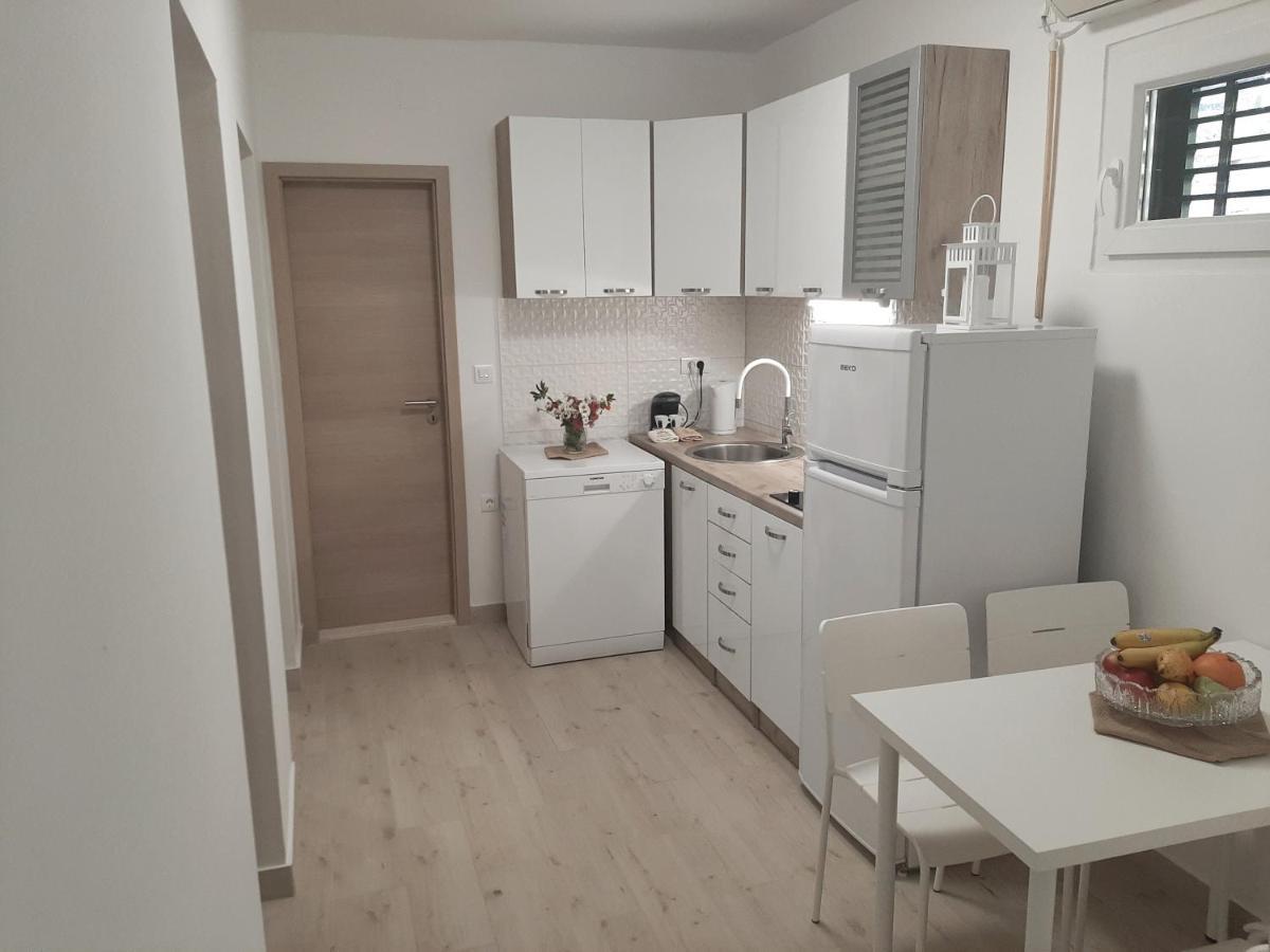 Apartman Maslina พิสัก ภายนอก รูปภาพ