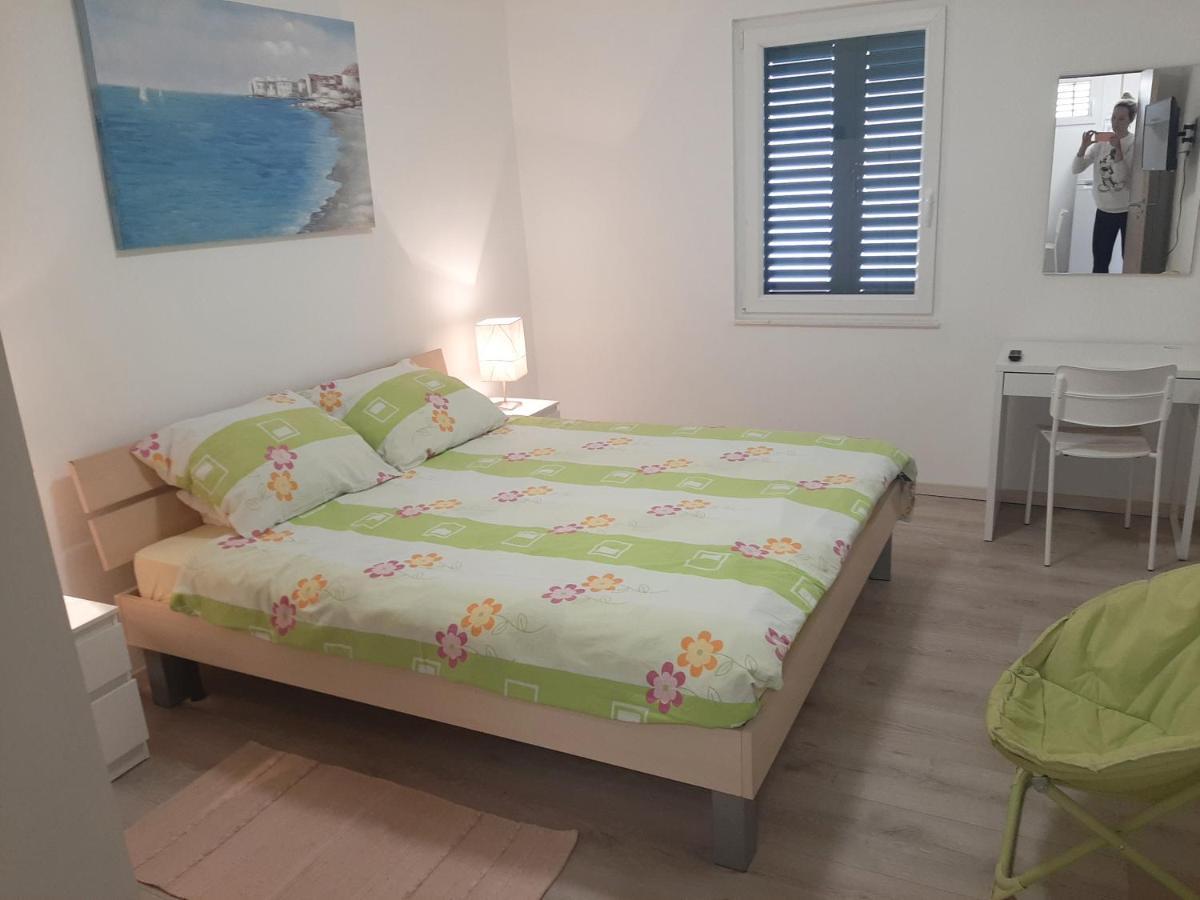 Apartman Maslina พิสัก ภายนอก รูปภาพ